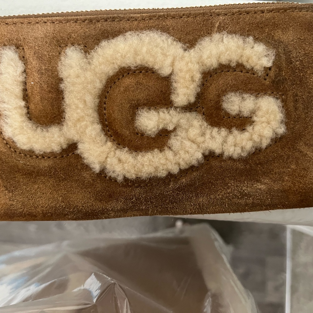 Ugg wallet